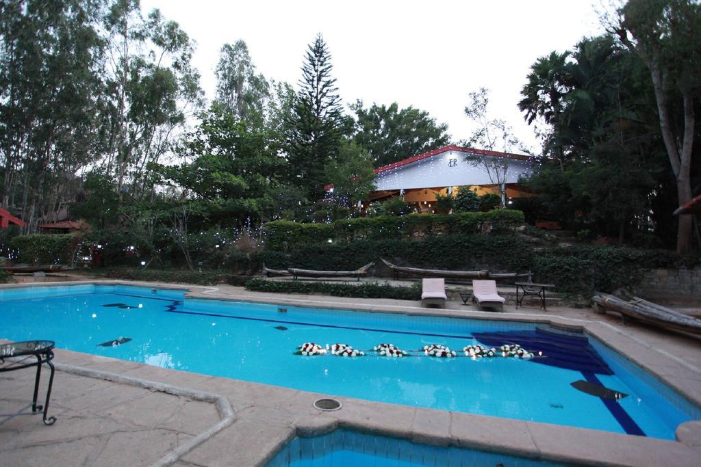 Eagle Ridge Resort Bangalore Extérieur photo
