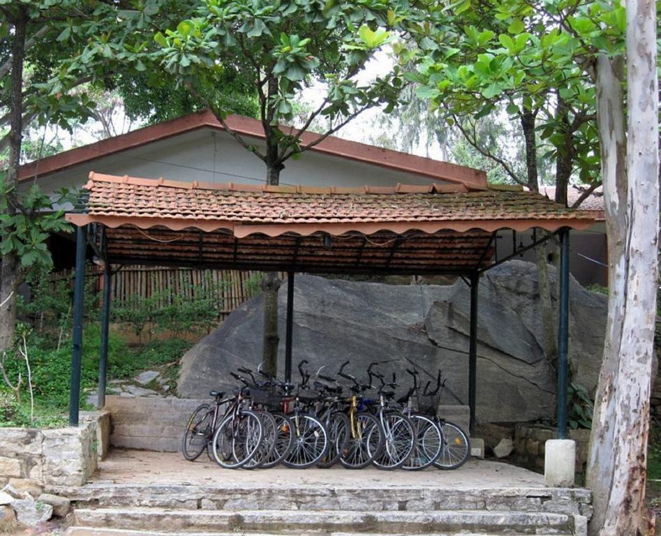 Eagle Ridge Resort Bangalore Extérieur photo