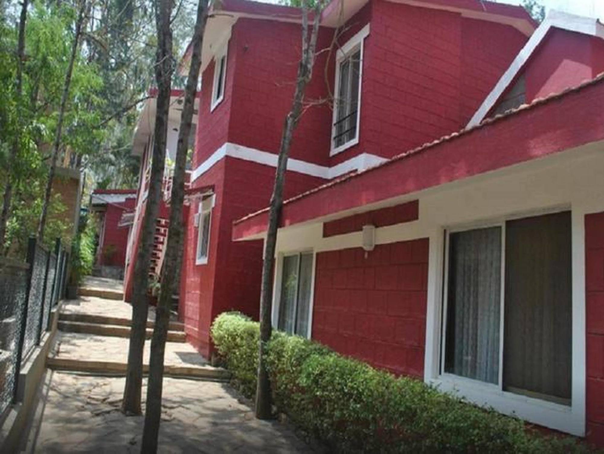 Eagle Ridge Resort Bangalore Extérieur photo