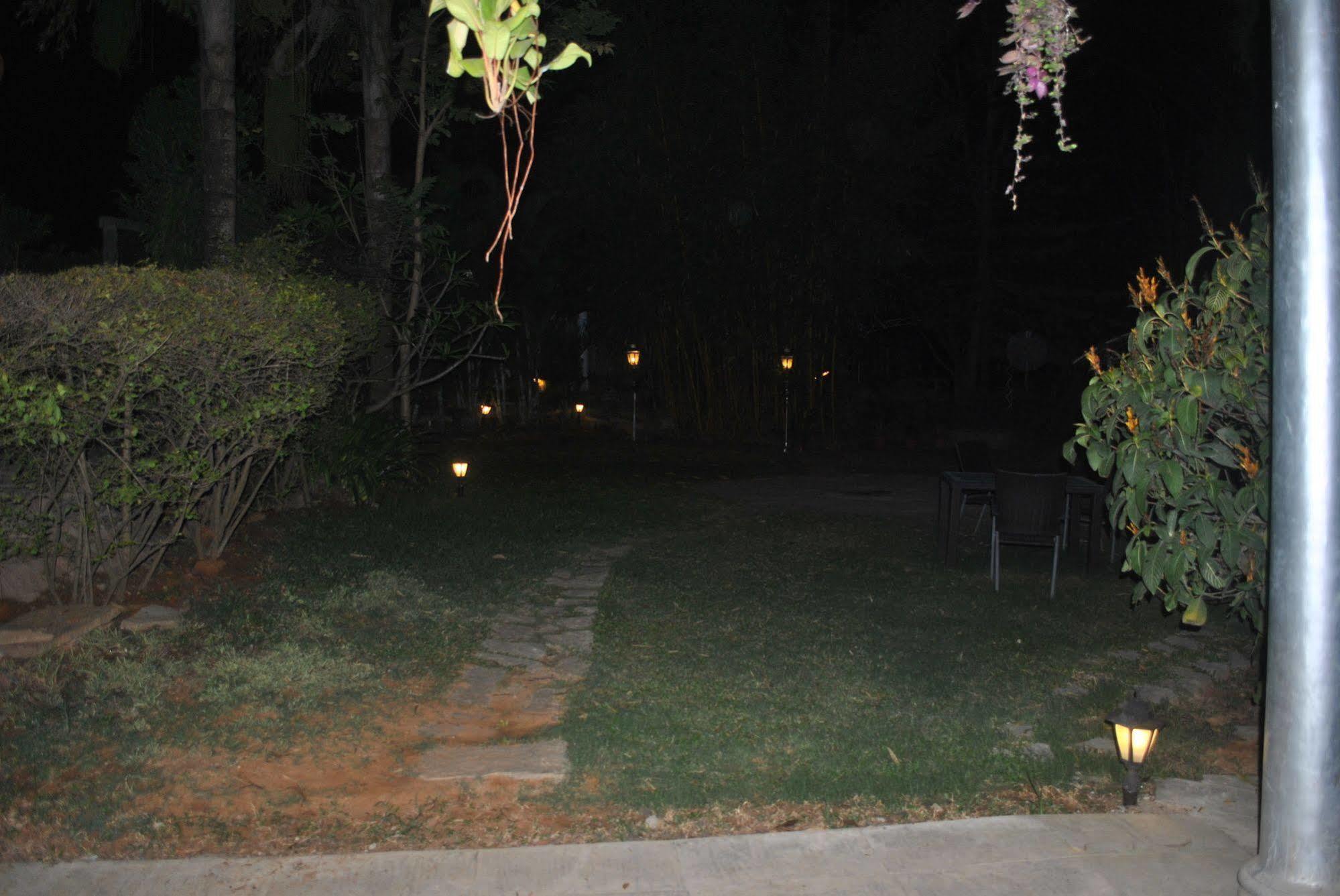 Eagle Ridge Resort Bangalore Extérieur photo