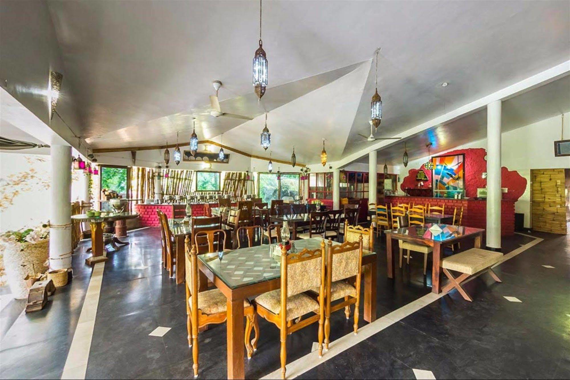 Eagle Ridge Resort Bangalore Extérieur photo