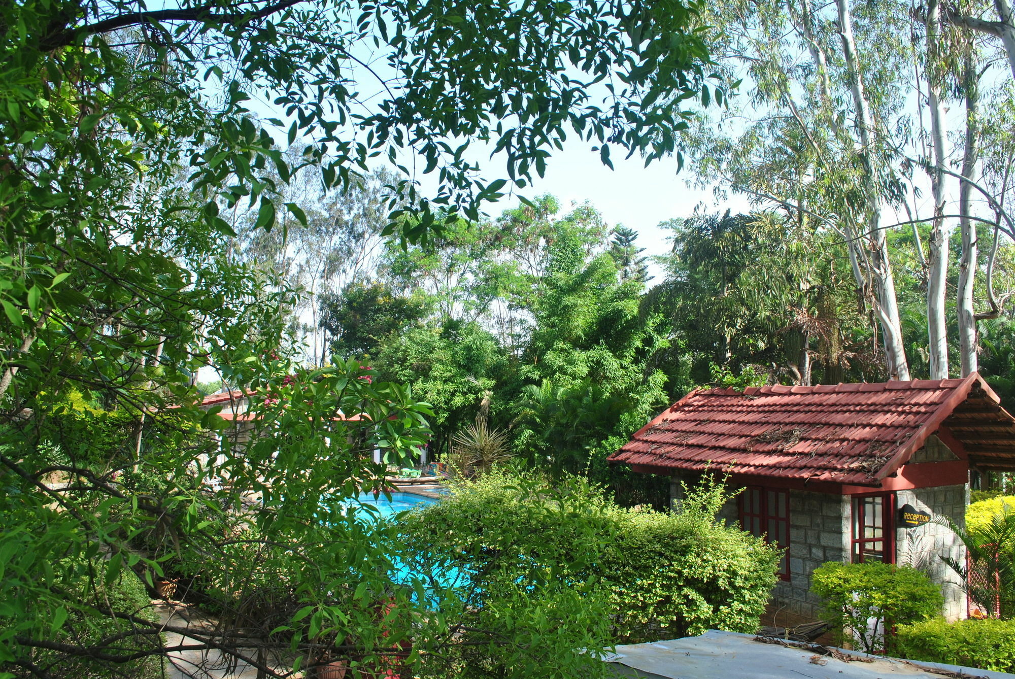 Eagle Ridge Resort Bangalore Extérieur photo